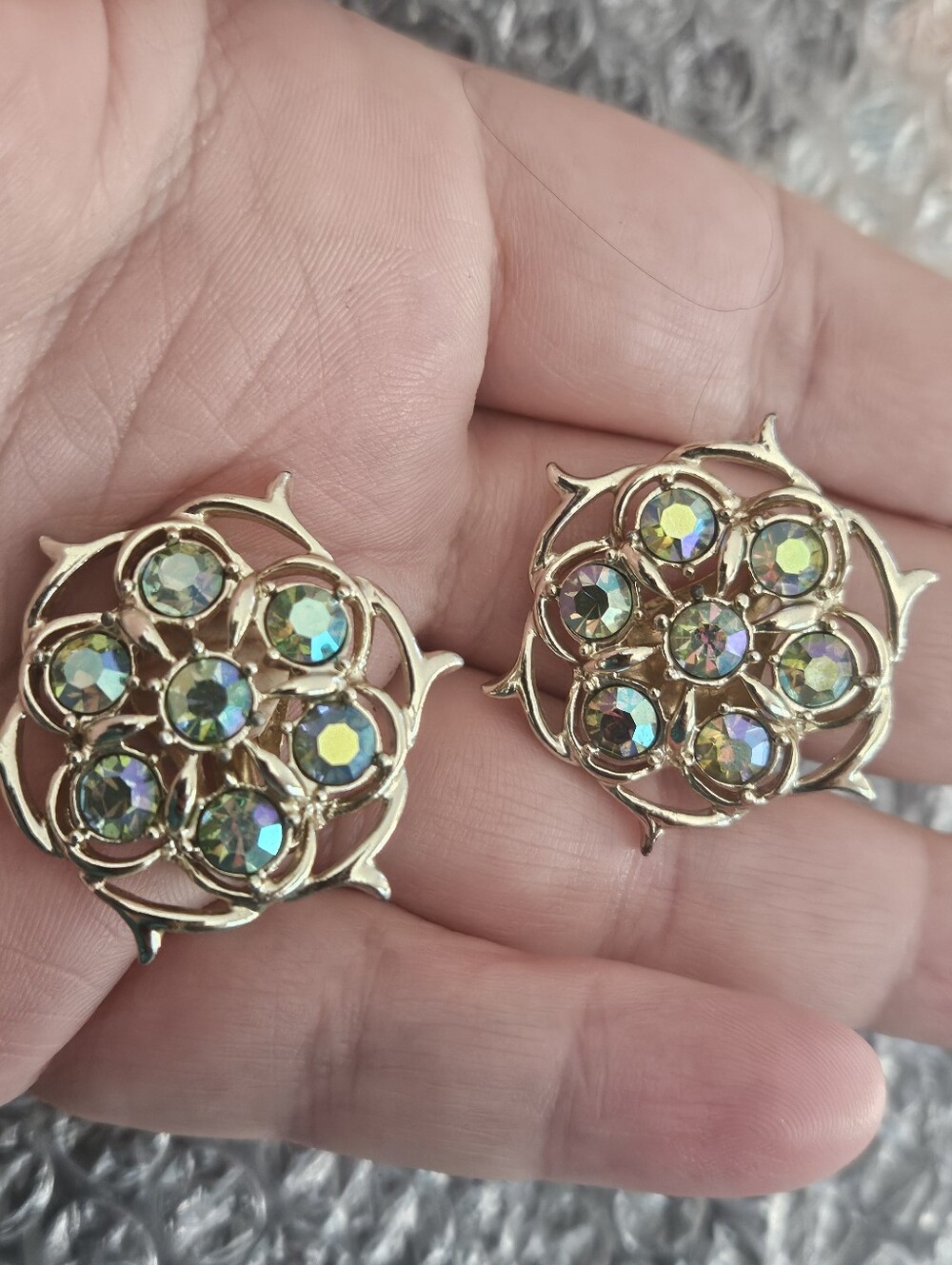 Vintage Sarah Coventry Limelight Clip On Earrings Green Aurora Borealis Rhinesto